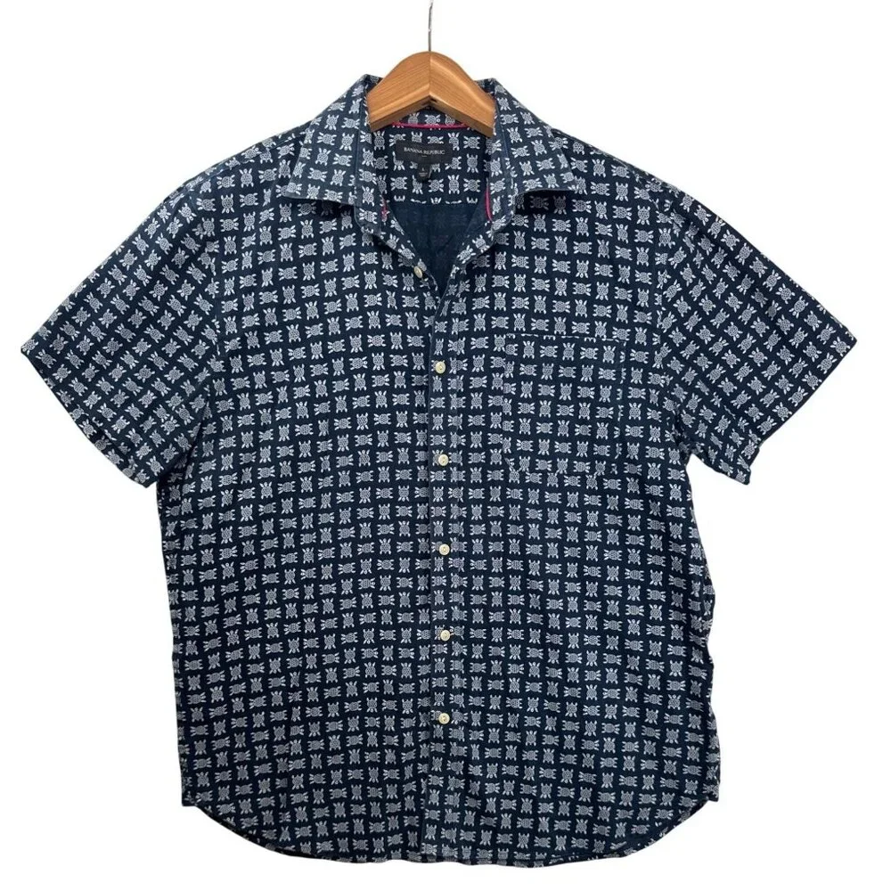 Banana Republic Mens Shirt Sz L Navy Blue Short-Slv ButtonUp Sea Turtles Beachy